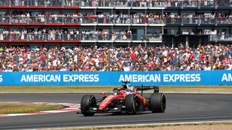 F1: Silverstonen kisan dramaattinen päätös – Leclerc voittoon, Antonelli putosi renkaan hajottua 1