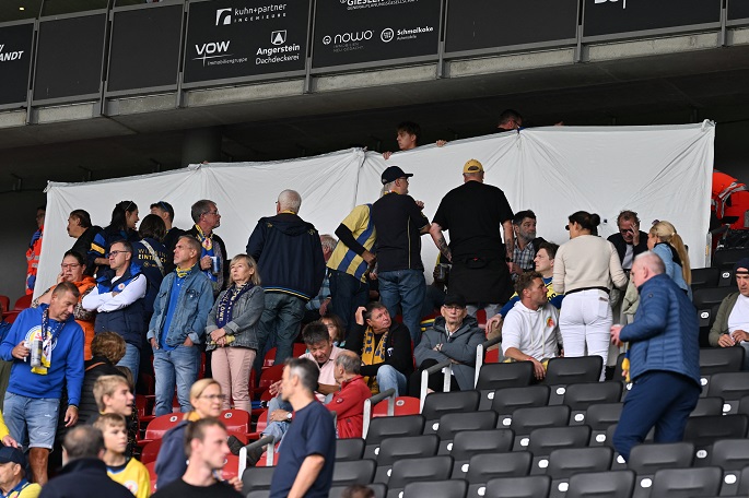 Fan kuoli Saksassa stadionin hätätilanteessa 1