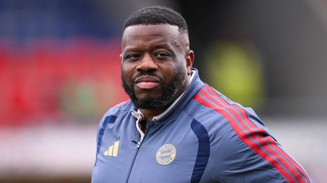 Fani juoksi kentälle Saksassa: peliin puuttui Bayernin ”Mister Aura” 1