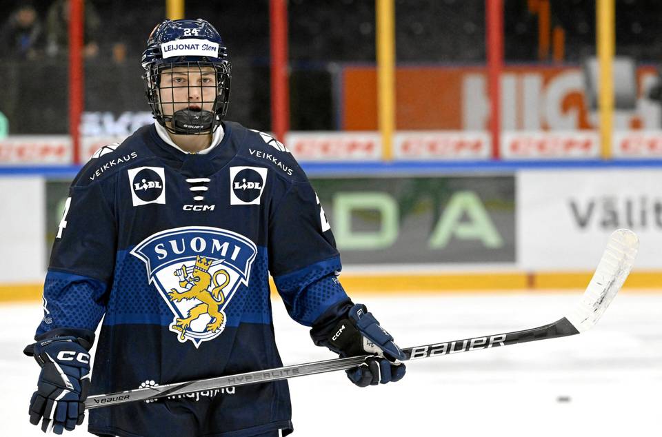 Kesällä varattu suomalaistähti aloittaa kauden Ruotsissa – "Tärkeää saada pelejä alle" MoDo Hockey solmi sopimuksen Viivi Vainikan kanssa – siirtyy myöhemmin Pohjois-Amerikkaan 1
