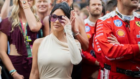 Kim Kardashian jätti F1-asiantuntijan huomiotta suorassa lähetyksessä 1