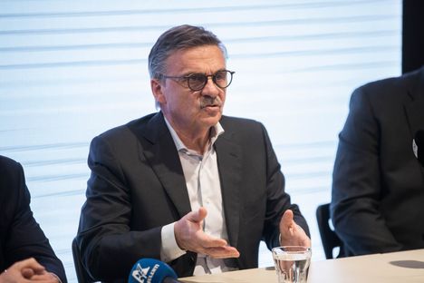 Kommentti: Jääkiekolla on paha häpeäpilkku, ja syyllinen on Putinin kaveri 3