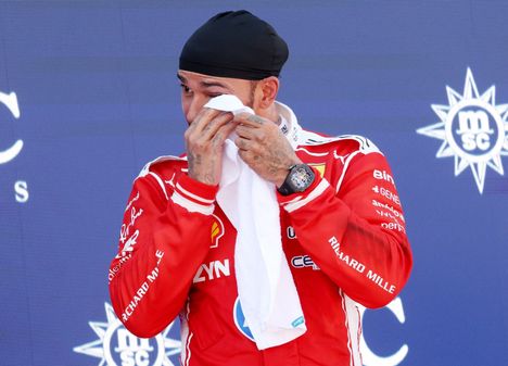 Hamilton juhli ensimmäistä Ferrari-voittoaan Barcelonassa 4 Hamilton juhli ensimmäistä Ferrari-voittoaan Barcelonassa 3