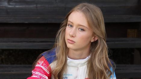 Mika Häkkinen intoilee tyttärensä Ellan, 15, formulaurasta 1