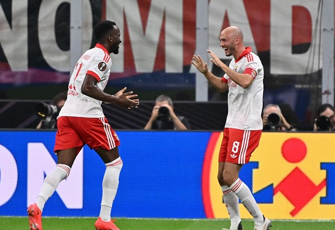 Milan hävittivät kotonaan, Leverkusen aloitti Eurooppa-liigan voitolla Milan hävittivät kotonaan, Leverkusen aloitti Eurooppa-liigan voitolla 1