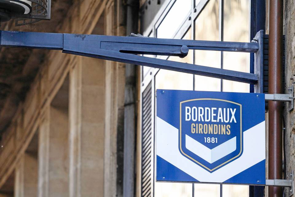 Ministerin väliintulokaan ei auttanut – konkurssin uhkaama Bordeaux jää alasarjaan Ministerin väliintulokaan ei auttanut – konkurssin uhkaama Bordeaux jää alasarjaan 1