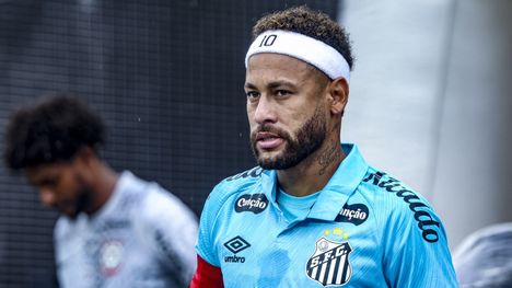 Neymar toteutti lapsen unelman: joutui poistumaan poliisisaattueessa 2 Neymar toteutti lapsen unelman: joutui poistumaan poliisisaattueessa 1