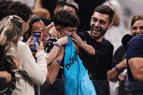 Neymar toteutti lapsen unelman: joutui poistumaan poliisisaattueessa 4 Neymar toteutti lapsen unelman: joutui poistumaan poliisisaattueessa 3