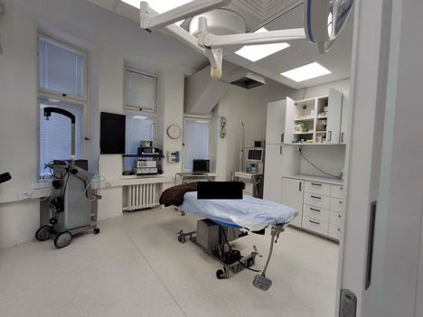 Näin kohulääkäri Svedjeholm käyttäytyi, kun tarkastajat iskivät yllättäen klinikalle – meni sekoiluksi 6 Näin kohulääkäri Svedjeholm käyttäytyi, kun tarkastajat iskivät yllättäen klinikalle – meni sekoiluksi 5