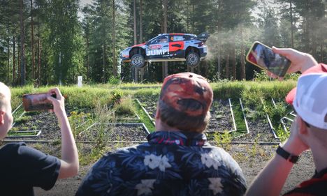 Paljastus: Kimi Räikkösen ex-pomon ei saanut rauhaa edes jouluna 6 Paljastus: Kimi Räikkösen ex-pomon ei saanut rauhaa edes jouluna 5