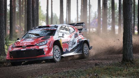 Ralli: Latvala avasi Ogierin rajun ulosajon – ei kyseessä tekninen vika 2 Ralli: Latvala avasi Ogierin rajun ulosajon – ei kyseessä tekninen vika 1