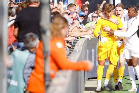 Ronald Koeman Jr. laukoi kaksi rankkaria maaliin 3