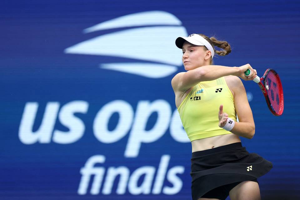 Rybakina selätti vammansa ajoissa ja nousi tyylillä tenniskärkeen Rybakina voitti Yhdysvaltain avoimet ja nousi maailmanlistan ykköseksi 1