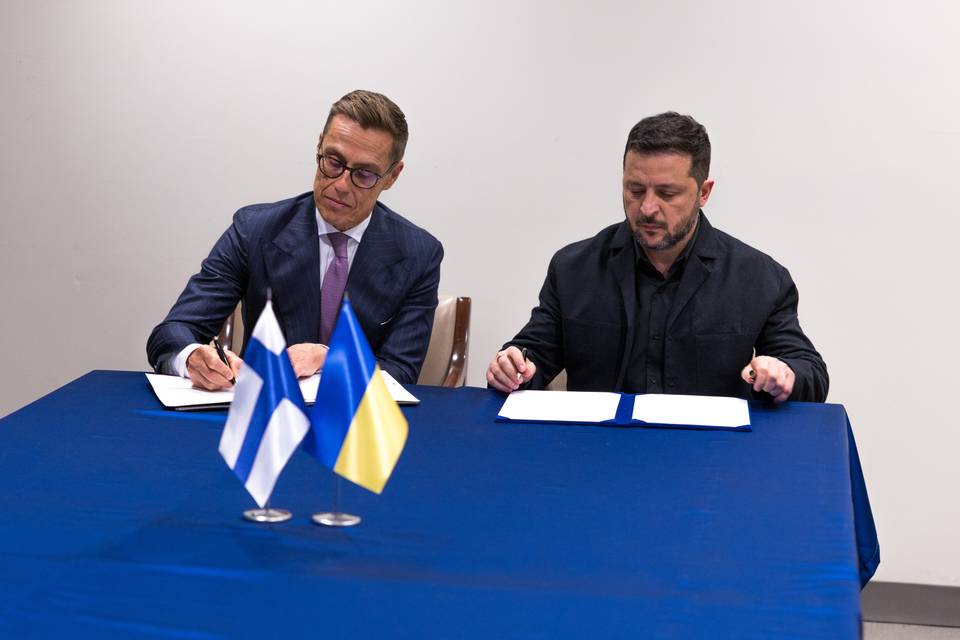Stubb ja Zelenskyi allekirjoittivat Suomen ja Ukrainan droonidiilin 1
