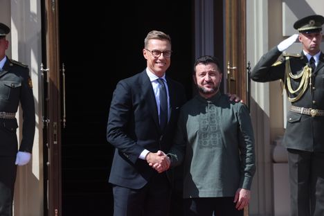 Stubb ja Zelenskyi: Droonidiili lähellä 15