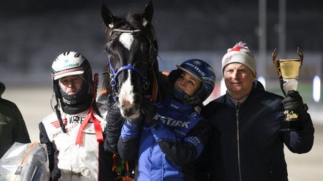 Teivossa ajettiin hienot T75-ravit 2 Teivossa ajettiin hienot T75-ravit 1