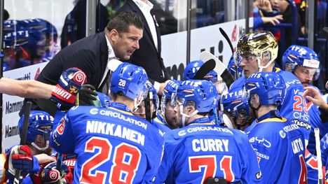 Valtonen kuittasi Jokerien faneille: Kenkien heiluttelu on tuttua 6 Valtonen kuittasi Jokerien faneille: Kenkien heiluttelu on tuttua 5