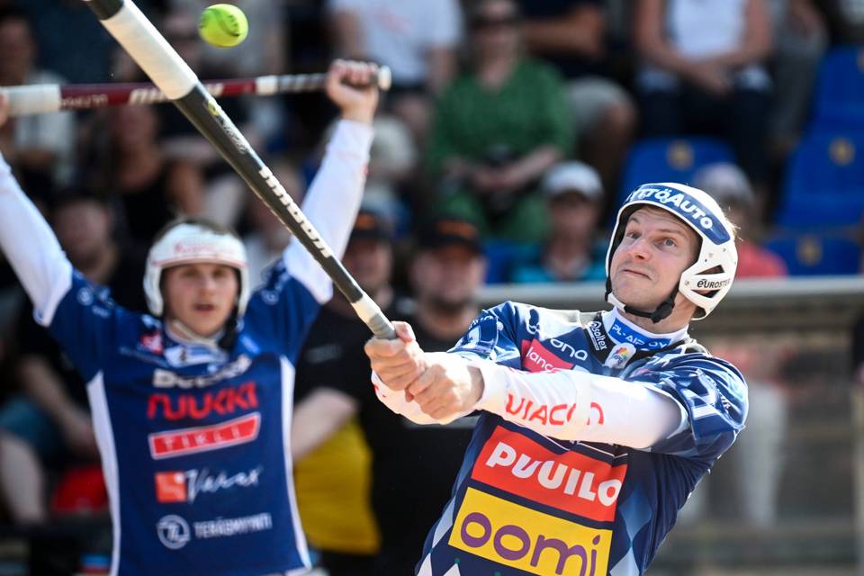 Vimpelin Veto johtaa Superpesiksen finaalisarjaa Sotkamon Jymyä vastaan 1