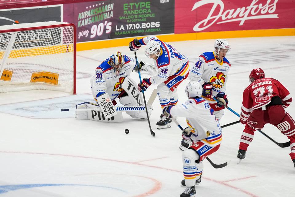 "Väärä" SaiPa-apu Jokerien pistelinkona – Helmisen SaiPa järkytti mestari-Tapparaa Väärä SaiPa-apu Jokerien pistelinkona – Helmisen SaiPa järkytti mestari-Tapparaa 1