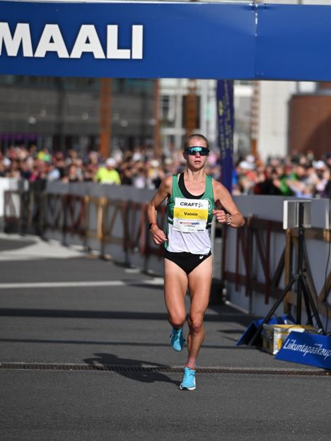Alisa Vainio voitti SM-maratonin Jyväskylässä ylivoimaisesti – valmistautuu Berliiniin ja Valenciaan 2 Alisa Vainio voitti SM-maratonin Jyväskylässä ylivoimaisesti – valmistautuu Berliiniin ja Valenciaan 1