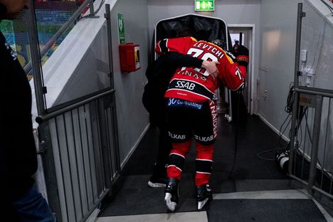 Anton Levtchi loukkaantui SHL-ottelussa – seura vahvistaa tarkat tutkimukset tulossa 4 Anton Levtchi loukkaantui SHL-ottelussa – seura vahvistaa tarkat tutkimukset tulossa 3
