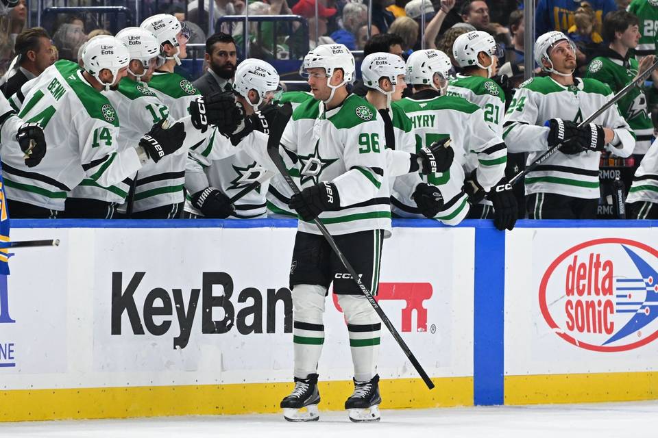 Dallas kuritti Buffaloa 4–0, Rantasen lapa viuhui joka osumassa Dallas kuritti Buffaloa 4–0, Rantasen lapa viuhui joka osumassa 1