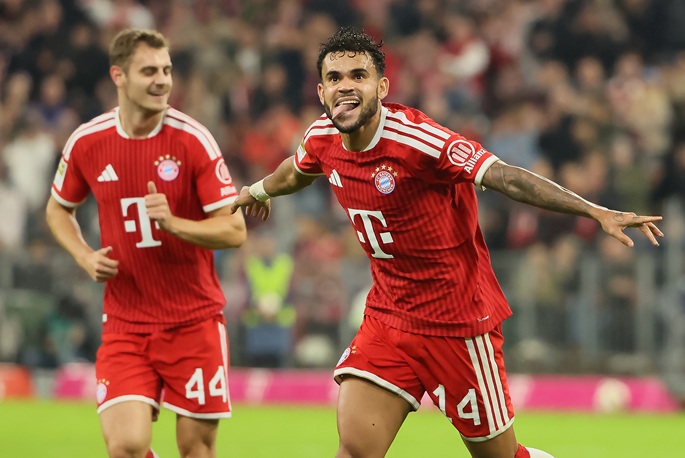Diazin hattatrick nosti Bayernin Bundesligan kärkeen Leipzig-voiton myötä 1