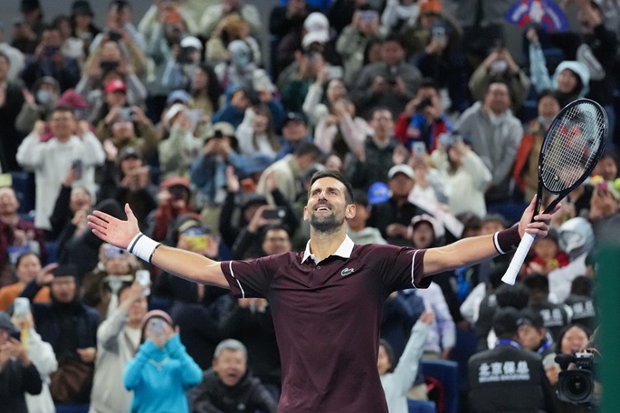 Djokovic voitti Zverevin ja jatkoi voitokasta putkeaan Kiinan avoimessa 1