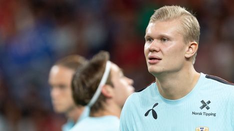 Haaland poistui kentältä loukkaantumisen jälkeen ja häipyi stadionilta yksityiskoneelle 1
