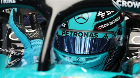 George Russell paljasti: F1-auton ohjaamo kuumenee 60 asteeseen – talli kieltäytyi viilennysliivistä budjettikaton vuoksi 2 George Russell paljasti: F1-auton ohjaamo kuumenee 60 asteeseen – talli kieltäytyi viilennysliivistä budjettikaton vuoksi 1