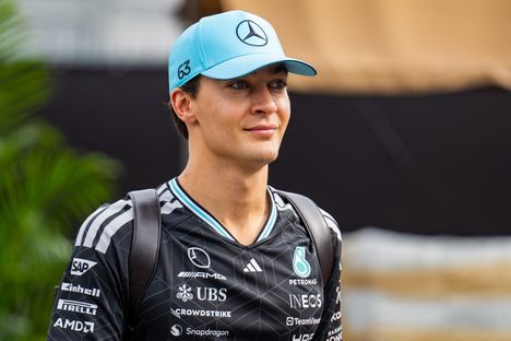 George Russell paljasti: F1-auton ohjaamo kuumenee 60 asteeseen – talli kieltäytyi viilennysliivistä budjettikaton vuoksi 4 George Russell paljasti: F1-auton ohjaamo kuumenee 60 asteeseen – talli kieltäytyi viilennysliivistä budjettikaton vuoksi 3