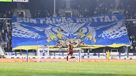 Huuhkajat floppasi karmealla tavalla – Lukas Hradecky kieltäytyi megafonichäntästä 4 Huuhkajat floppasi karmealla tavalla – Lukas Hradecky kieltäytyi megafonichäntästä 3