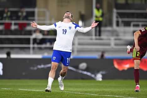 Huuhkajat floppasi karmealla tavalla – Lukas Hradecky kieltäytyi megafonichäntästä 8 Huuhkajat floppasi karmealla tavalla – Lukas Hradecky kieltäytyi megafonichäntästä 7