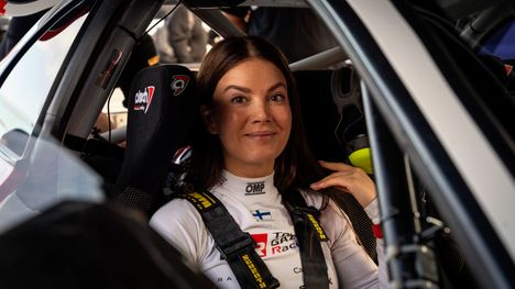 Janni Hussi: uusi pesti – rinnalle Toyotan historiallinen rallilupaus Jaspar Vaher 2 Janni Hussi: uusi pesti – rinnalle Toyotan historiallinen rallilupaus Jaspar Vaher 1