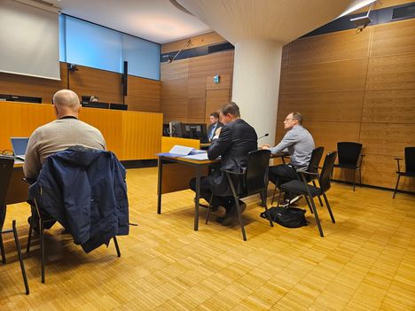 Latvalan verokäräjät alkoivat – rallitähti myönsi jännittävänsä oikeudenkäyntiä 6 Latvalan verokäräjät alkoivat – rallitähti myönsi jännittävänsä oikeudenkäyntiä 5