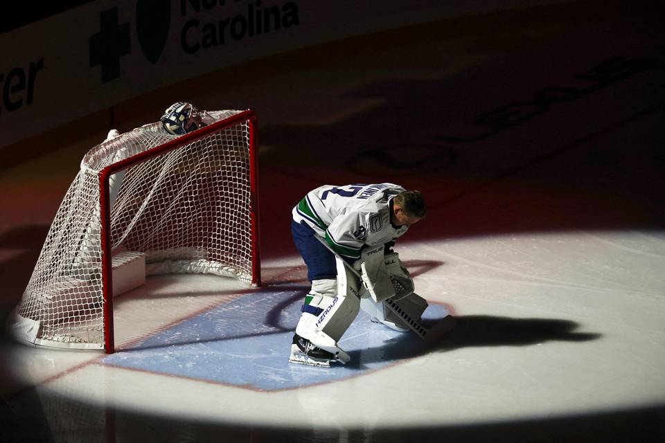 Katastrofi: suomalaisvahti upposi koko NHL:n pohjalle Katastrofi: Lankinen on NHL:n huonoin maalivahti 1