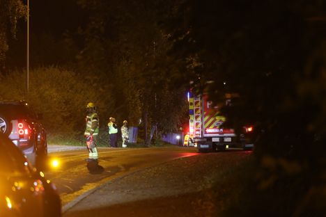Kaukolämpöputki hajosi Helsingin Jollaksessa – vesi tulvi kadulle 4 Kaukolämpöputki hajosi Helsingin Jollaksessa – vesi tulvi kadulle 3