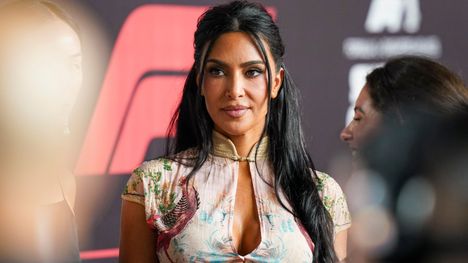 Kim Kardashian korjasi tylyä käytöstään Singaporen F1-kisoissa 1