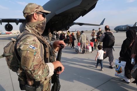 Kirja: Yllätyskäänne pelastusoperaatiossa – Haavisto soitti Lavroville 6 Kirja: Yllätyskäänne pelastusoperaatiossa – Haavisto soitti Lavroville 5