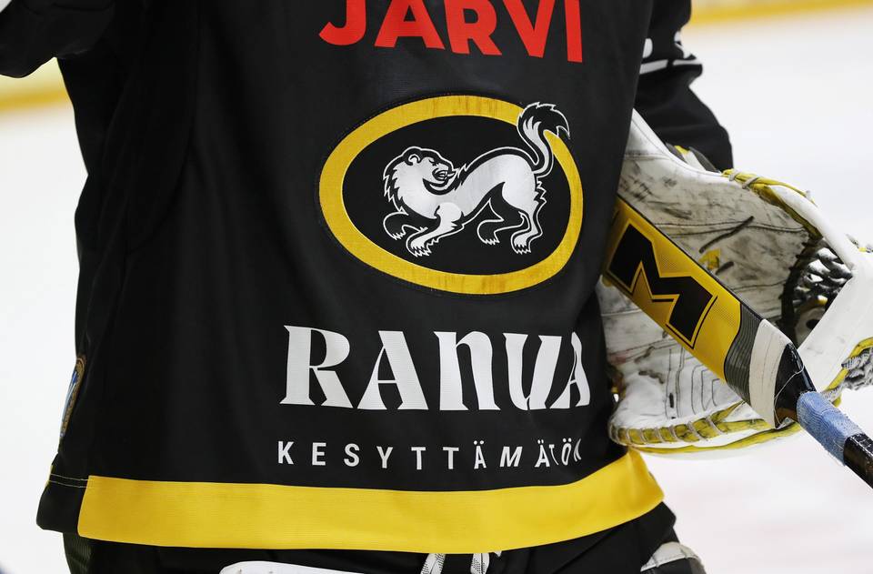 Kärpät vei huiman 15 maalin ottelun Kärpät voitti K-Espoon 8–7 jatkoajalla 1