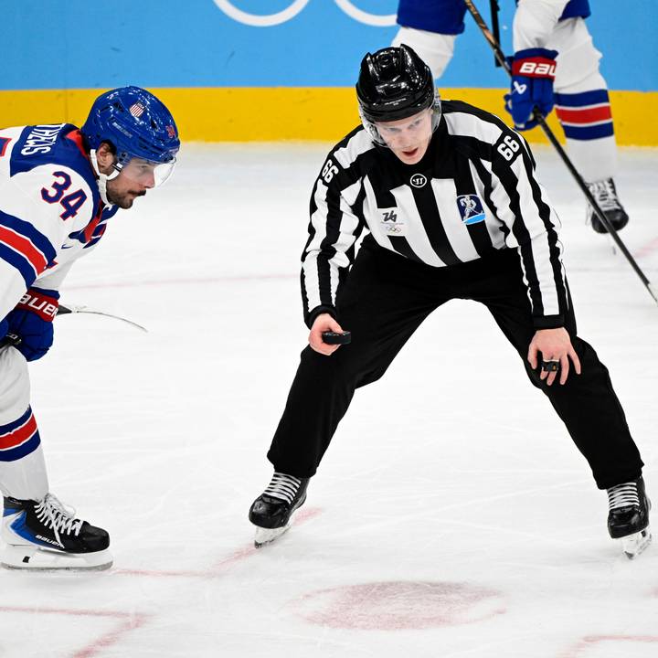 Kuopiolaislähtöinen Onni Hautamäki debytoi NHL:ssä linjatuomarina syntymäpäivänään 2