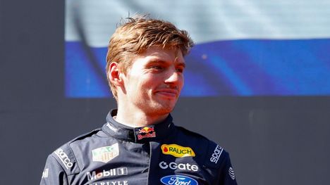 Max Verstappen ylitti sadan kuljettajan 35 minuutissa 1