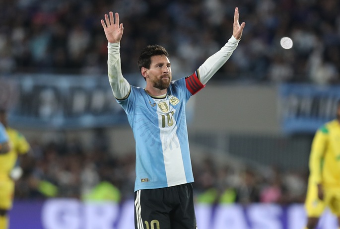 Messi ends 21-year Argentina career with goal in farewell win Messi päätti Argentiinan maajoukkueuran maaliin päättyneessä jäähyväisottelussa 1