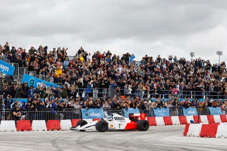 Mika Häkkinen ajoi Ayrton Sennan McLarenia Kreikassa 8 Mika Häkkinen ajoi Ayrton Sennan McLarenia Kreikassa 7