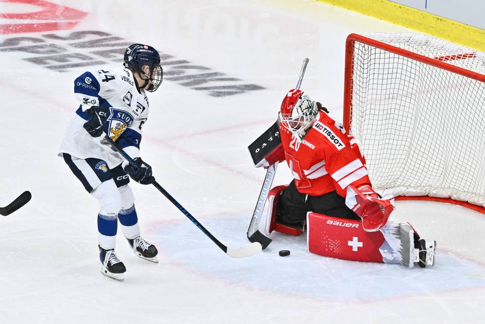 Naisleijonat voitti Sveitsin WEHT-turnauksen avauksessa 1 Naisleijonat voitti Sveitsin WEHT-turnauksen avauksessa