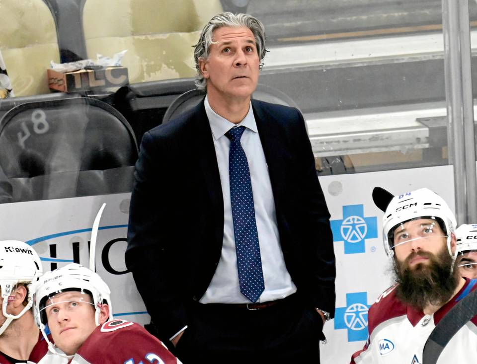 NHL:ssä tärähti iso sopimus – mestarivalmentajalle pitkä jatkopahvi Colorado Avalanche teki pitkän jatkosopimuksen mestarivalmentaja Jared Bednarin kanssa 1