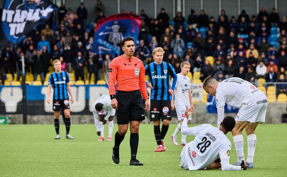 Näin erotuomari perusteli KuPSin kohtalokasta ulosajoa 1