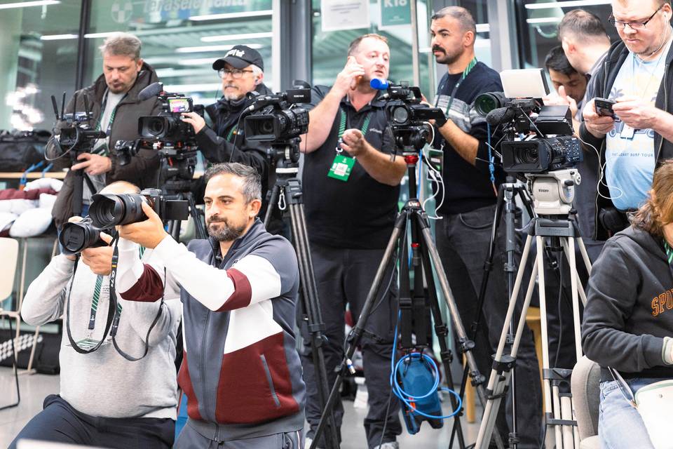 Näin KuPSin vastustajat Mohamed Salah ja Fabinho reagoivat tekonurmeen 3