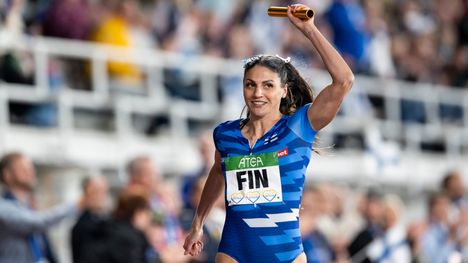 Nooralotta Neziri muuttaa Joensuuhun 2 Nooralotta Neziri muuttaa Joensuuhun 1