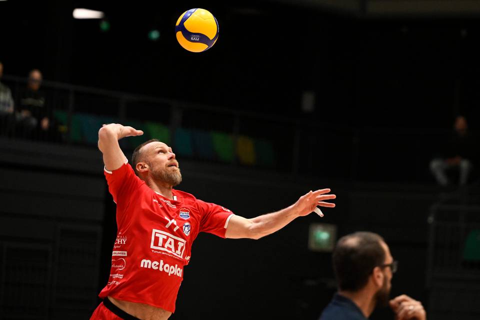 Passarilegenda Esko pysyy vain valmentajana 1